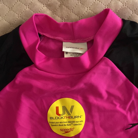 NWT Speedo UV blocking swim shirt - Picture 3 of 4